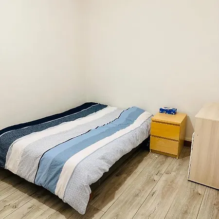 בית אירוח Tom House ליל