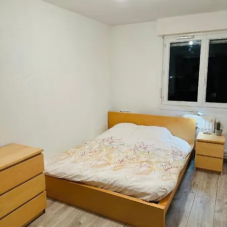 בית אירוח Tom House ליל